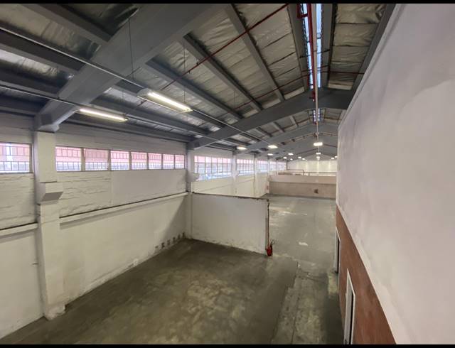 1,000M² WAREHOUSE TO LET IN WESTMEAD